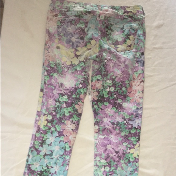 Aeropostale Ashley Ultra Skinny Flower Pant - Picture 2 of 4